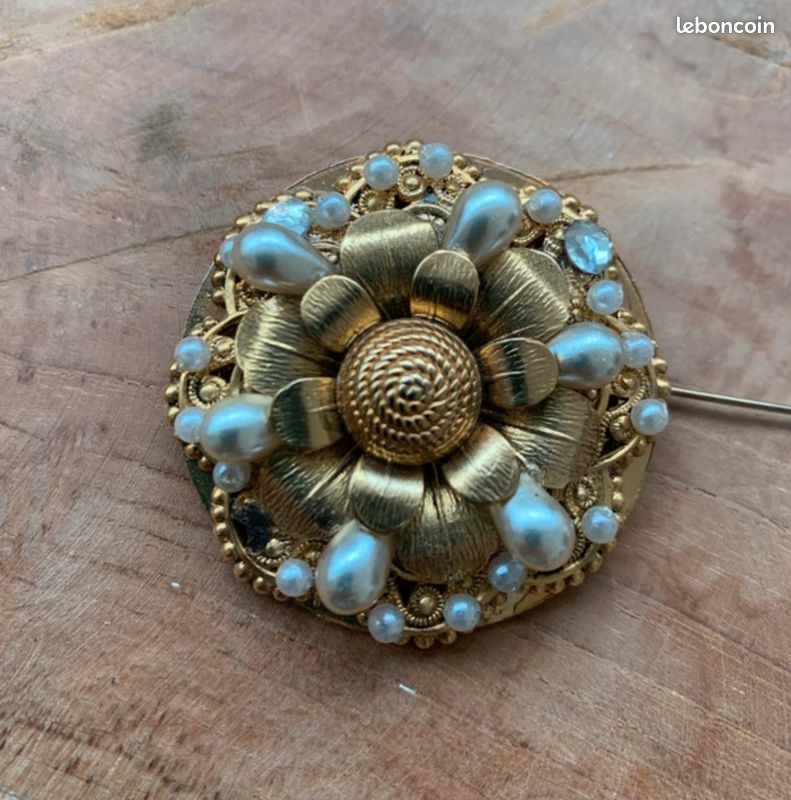 Broche Vintage Fleur Dorée - Bijou Ancien - Occasion - Accessoire élégant Pour Veste Ou Sac