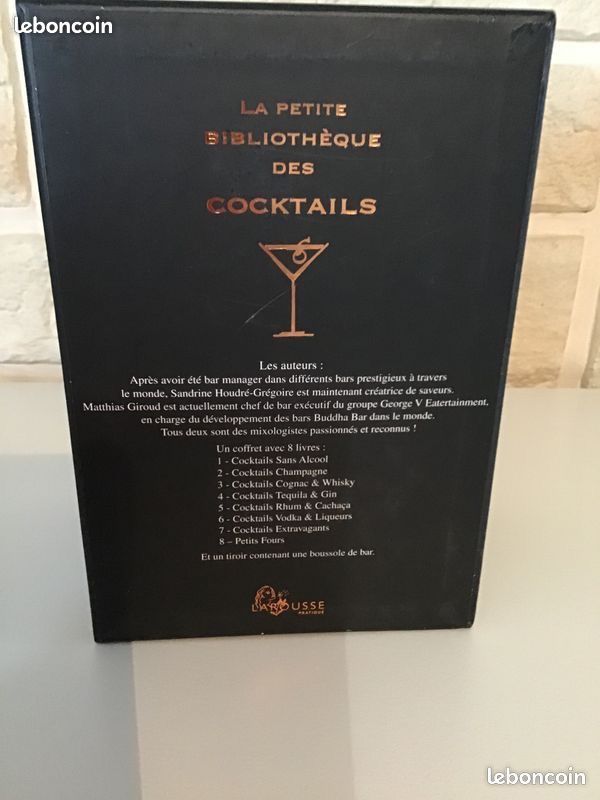Coffret bois avec 8 livrets pour cocktails - Larousse - "la petite bibliothèque des cocktails" (image 3)