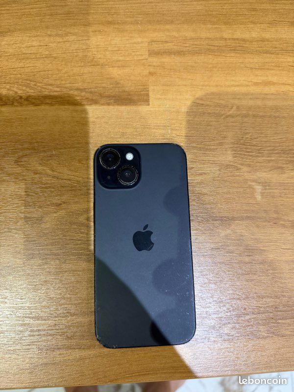 IPhone 15 et iPhone 13 (image 2)