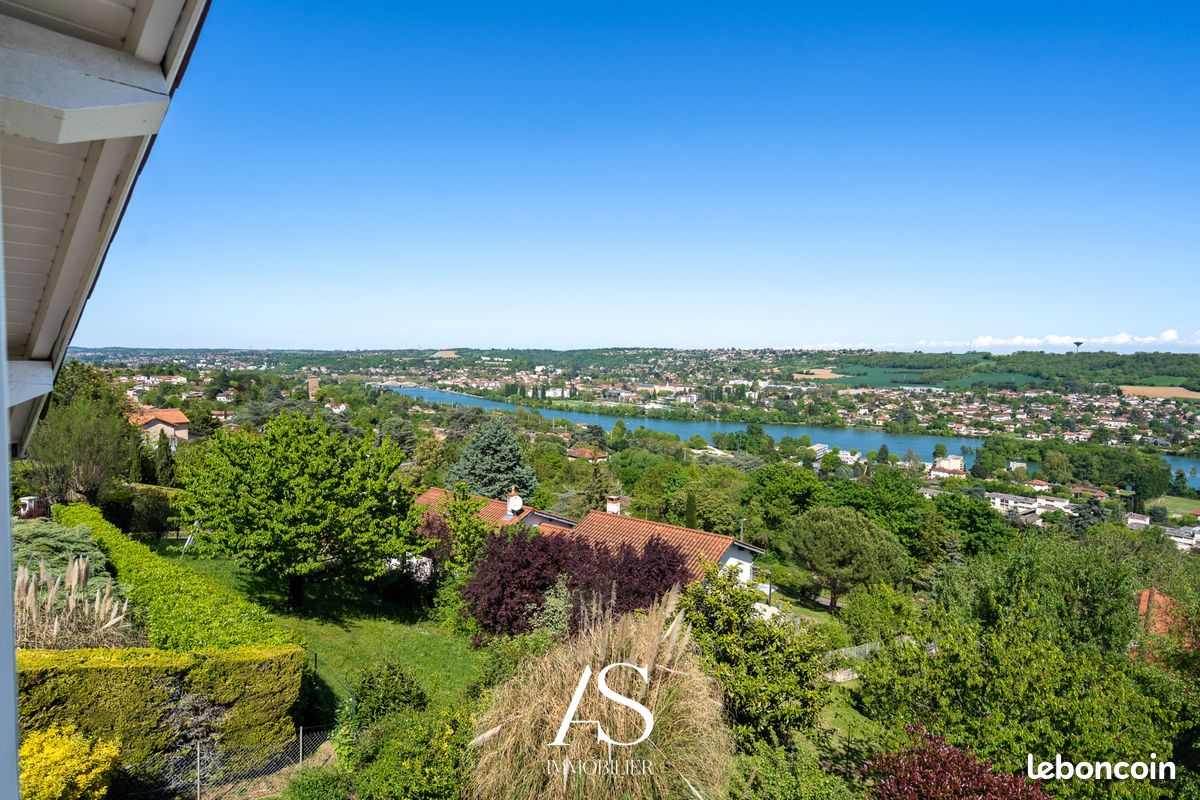 Maison 7 pièces 260 m² · à Albigny-sur-Saône · 260 m² · 770 000 €