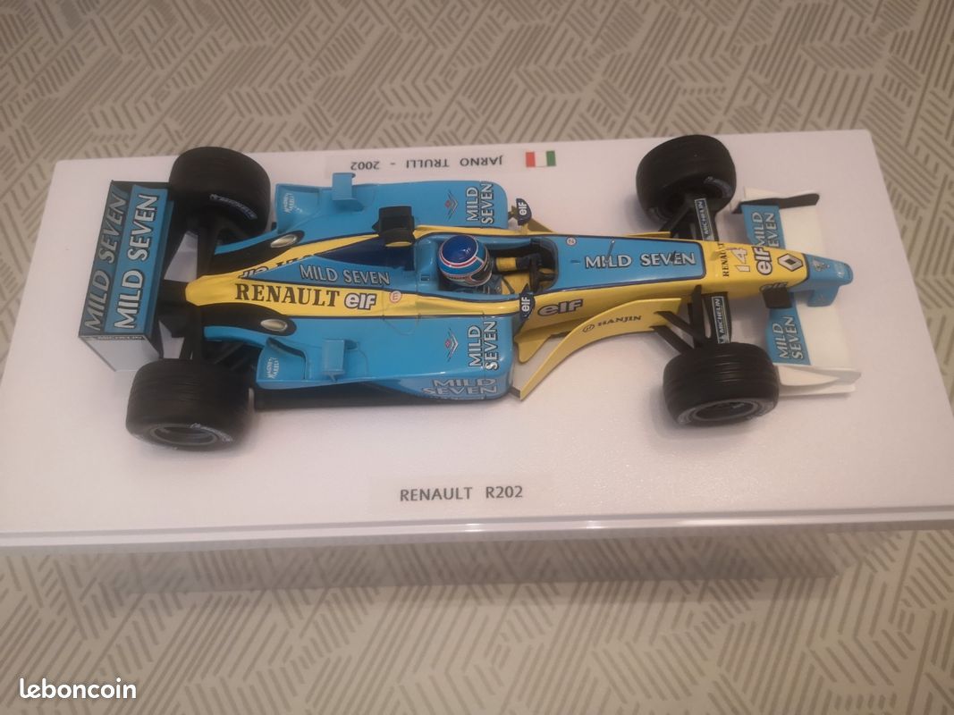 Universal Hobbies 1/18 F1 Renault R202 RS22 Button - Miniature Pneus Avant Coupés
