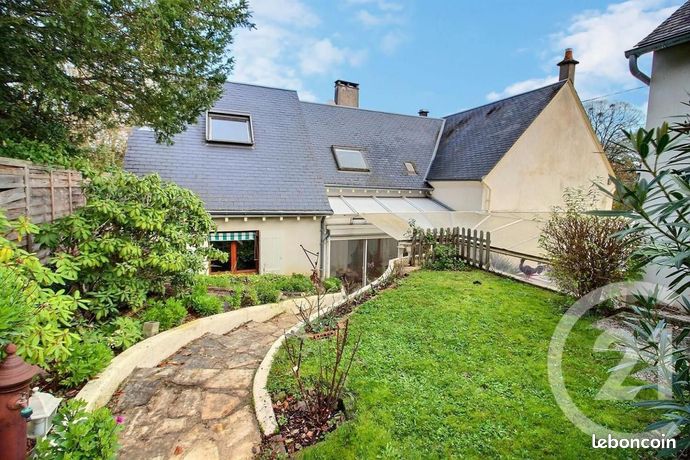 Maison 10 pièces 253 m²