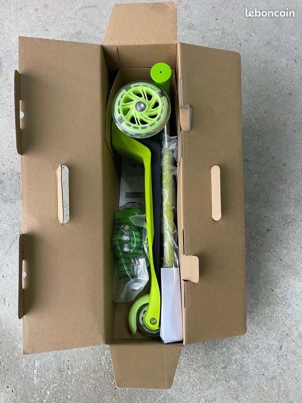 Trottinette à trois roues réglable EVO pour enfants « Light
