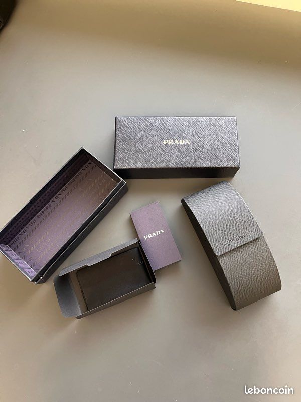 Lunette de soleil Prada symbole neuve (image 9)