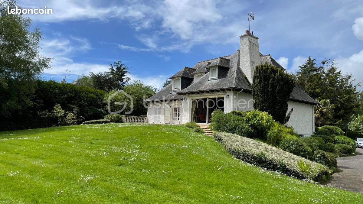 Maison 8 pièces 245 m² · à Cesson-Sévigné · 245 m² · 922 500 €