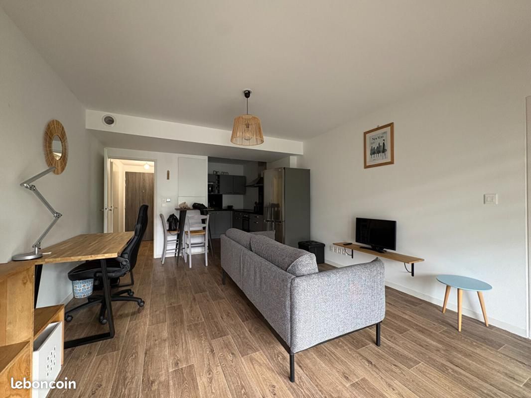 Appartement 2 pièces 47 m² · à Carquefou · 47 m² · 810 €
