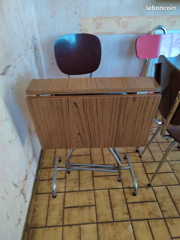 Chaises et table formica (image 2)