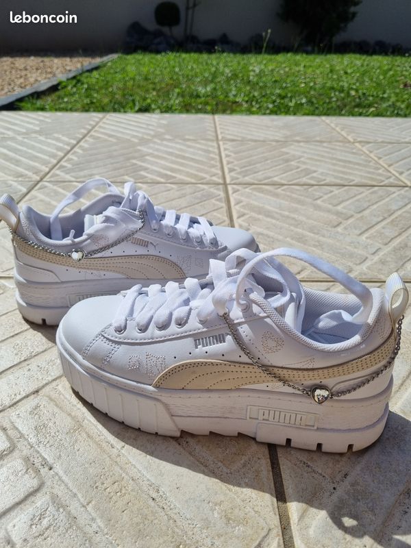 Baskets puma blanche avec bijou (image 5)