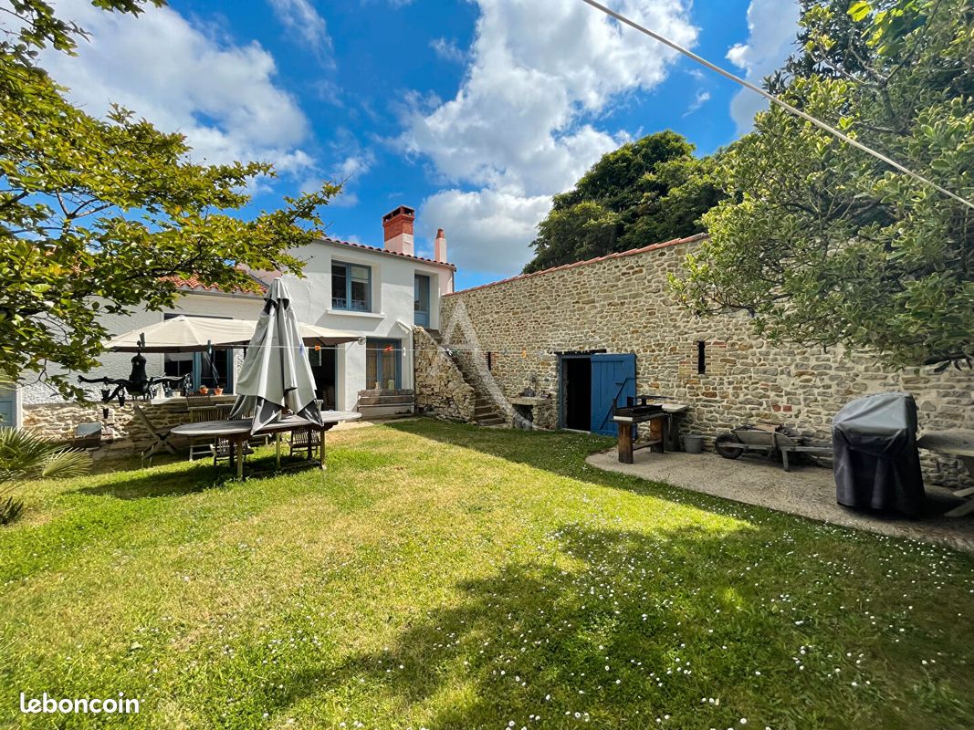 Maison 7 pièces 94 m² · à Le Bernard · 94 m² · 339 000 €