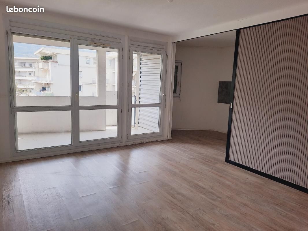 Appartement a louer echirolles - 3 pièce(s) - 89 m2 - Surfyn