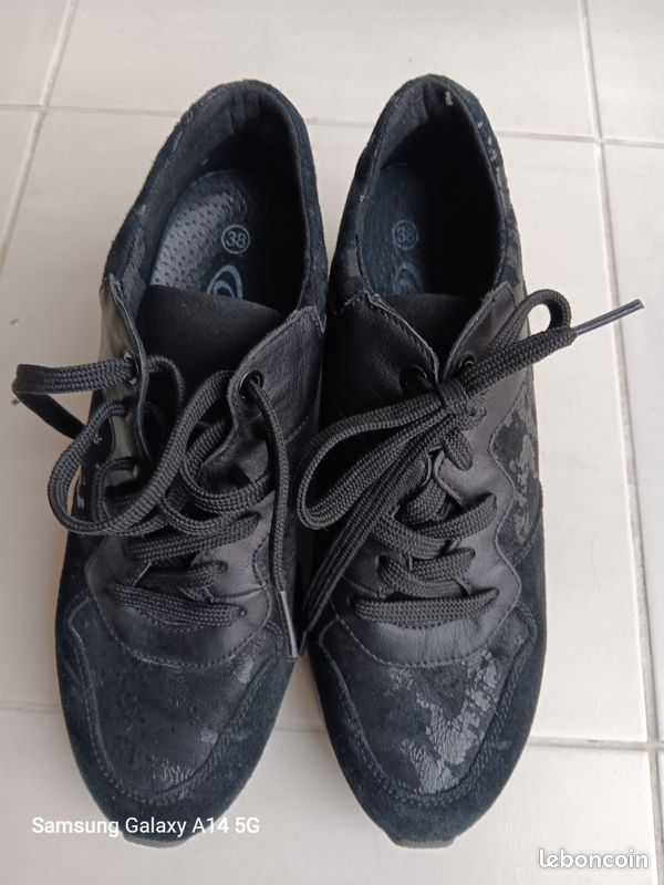Chaussures Geox Taille 38 - Cuir Verni Rouge - Plateforme - Peu Portées, Très Bon état