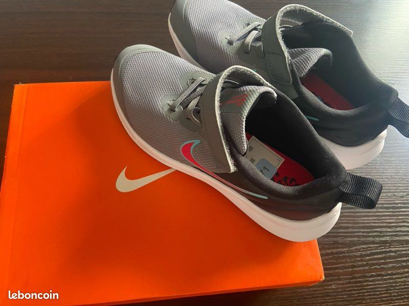 Basket Nike enfant neuve taille 33 Chaussures