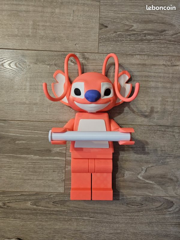 Figurine Géante Stitch Sur Rouleau De Papier Toilette - Idée Cadeau Décalée - LEGO Disney