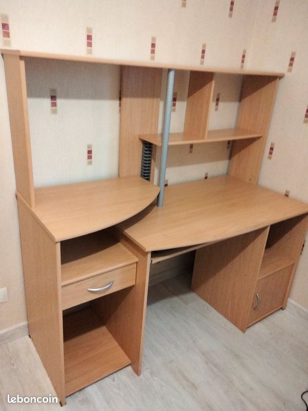 Bureau (image 2)