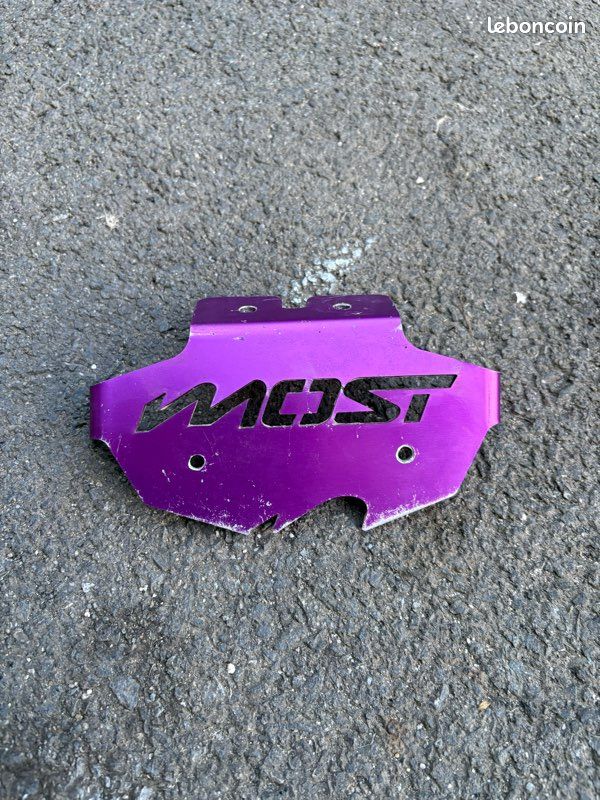 Plaques latérales mono-silencieux UFO rouge Honda