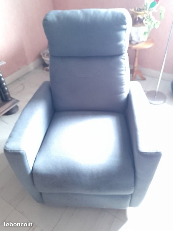 Fauteuil confortable (image 1)