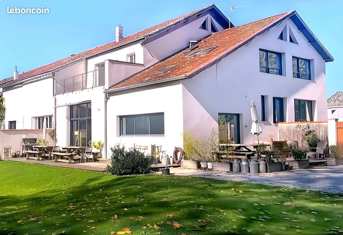 Maison 7 pièces 296 m² · à Vérines · 296 m² · 675 000 €