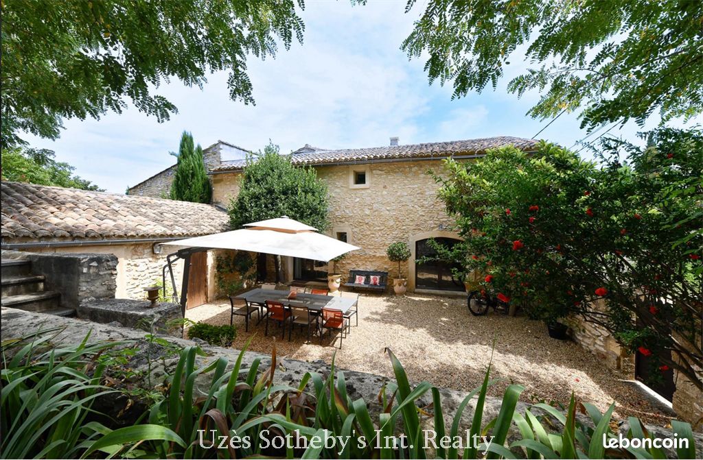Maison 10 pièces 380 m² · à Uzès · 380 m² · 1 295 000 €