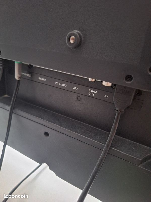 Téléviseur Tokai LCD 122cm (image 8)