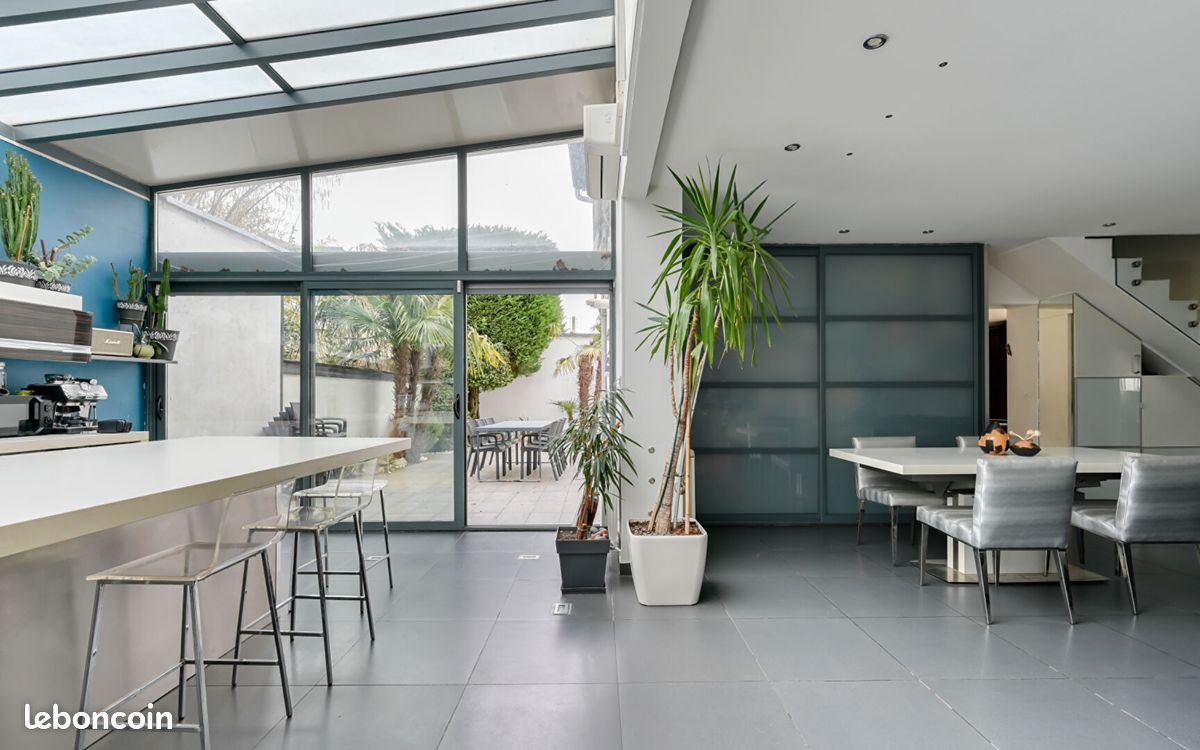 Maison 6 pièces 192 m² · à Villeurbanne · 192 m² · 649 000 €