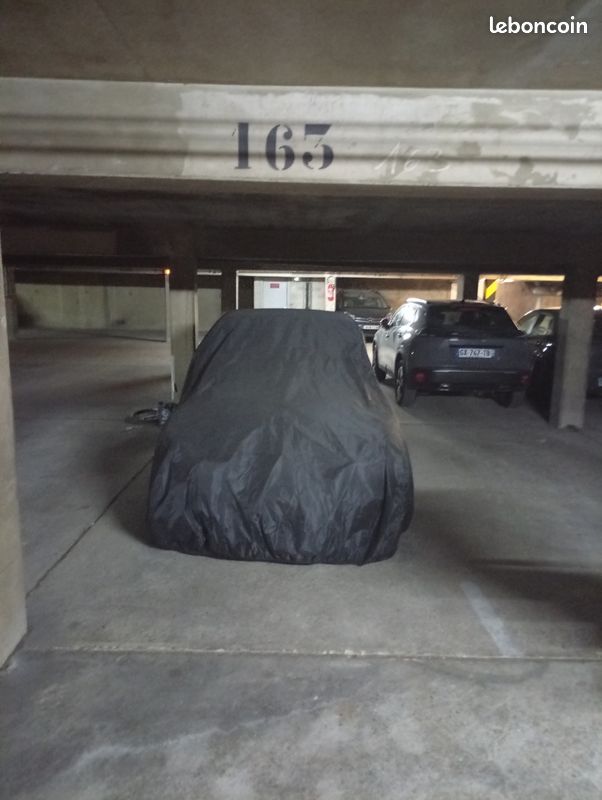 Place de parking · à Vincennes · 18 500 €