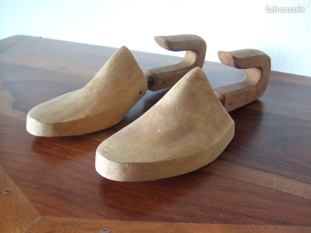 Embauchoirs-formes à chaussures, anciens, en 2 parties