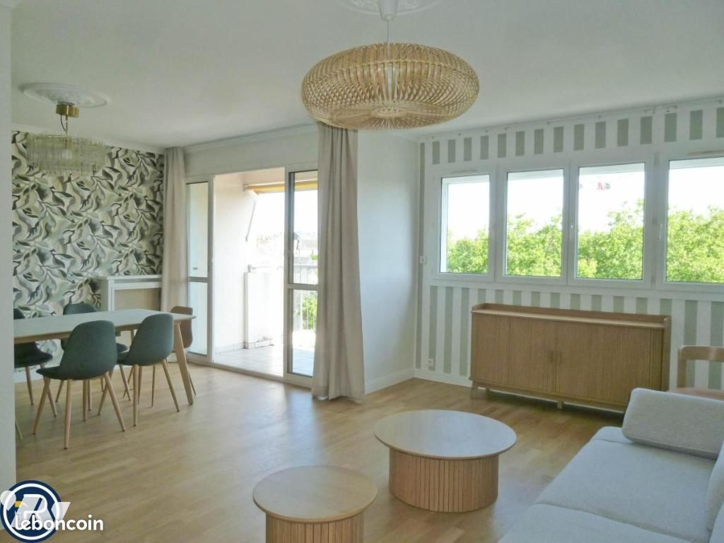 Appartement 5 pièces 97 m² · à Laval · 97 m² · 1 045 €/mois