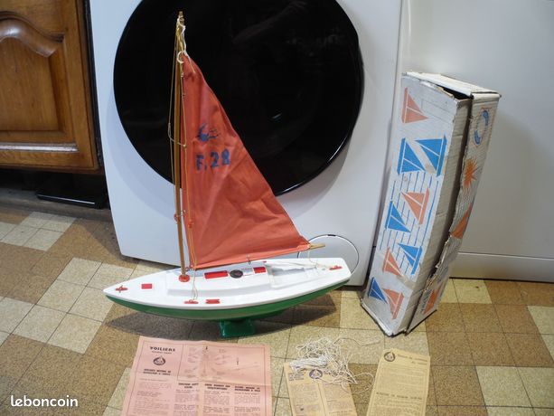 BATEAU DE BASSIN GIRAUD SAUVER F27