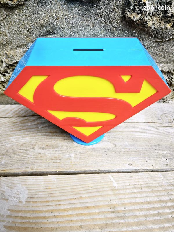 Logoshirt DC Comics - Superman Logo Tirelire Metal - Piggy Bank - Design Original sous Licence