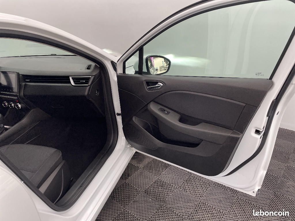 Renault Clio V E-Tech 140 - 21N Business (image 19)