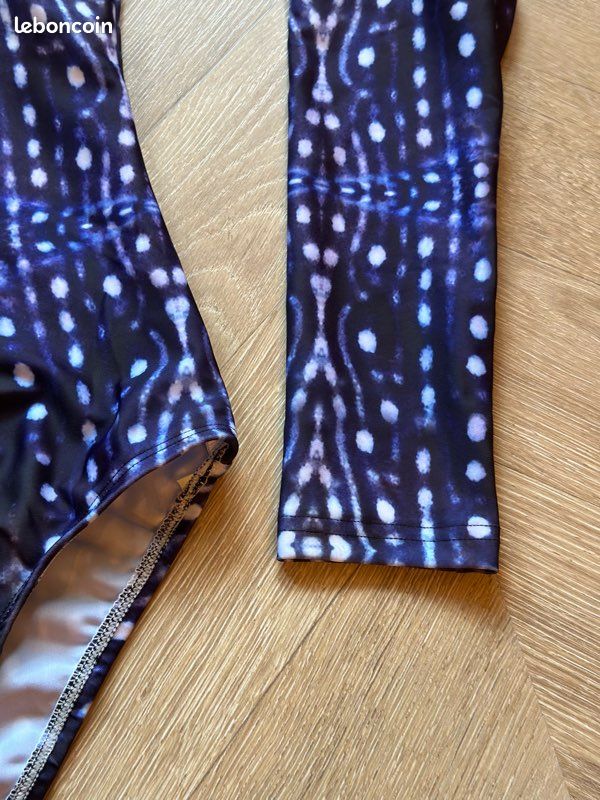 Maillot de bain 1 pièce manches longues imprimé requin-baleine neuf – taille S (image 8)