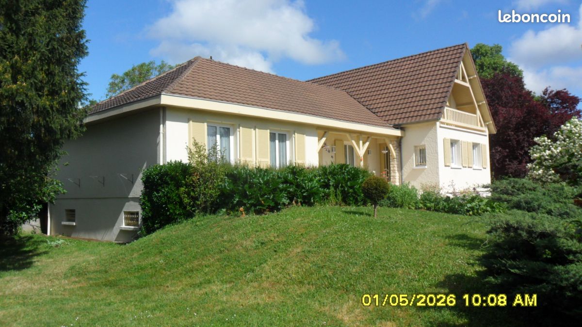 Maison 8 pièces 274 m² · à Saint-Martin-la-Pallu · 274 m² · 348 000 €