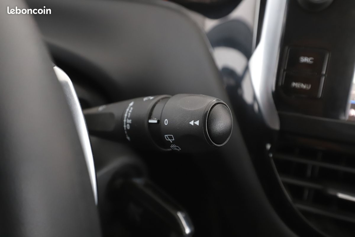Peugeot 208 1.2 PureTech Active ETG5 5P 82 ch (image 19)