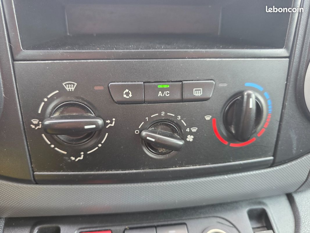 Peugeot Partner 1.6 HDI 90CV FAIBLE KILO (image 13)