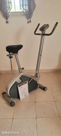 Vélo D'appartement DOMYOS VM 480 / FC 400 – Gris, Réglable – Comme Neuf – Fitness