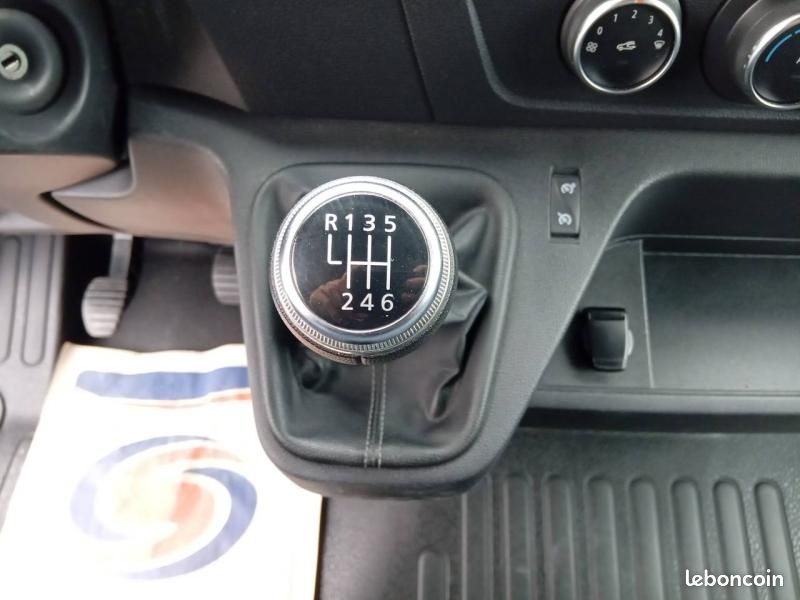 Renault Master Fg 17 500 HT L2H2 2.3 Blue dCi 135ch Confort (image 15)