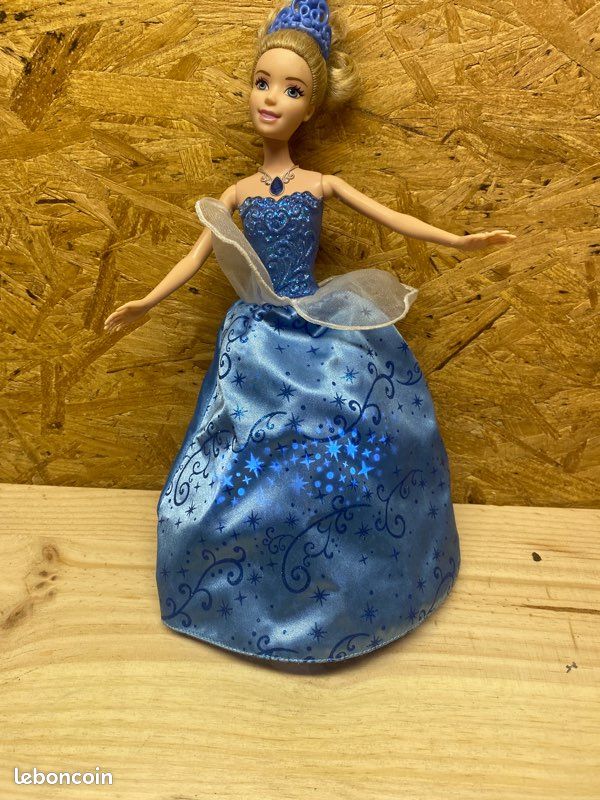 Barbie princesses : Princesse château Cendrillon