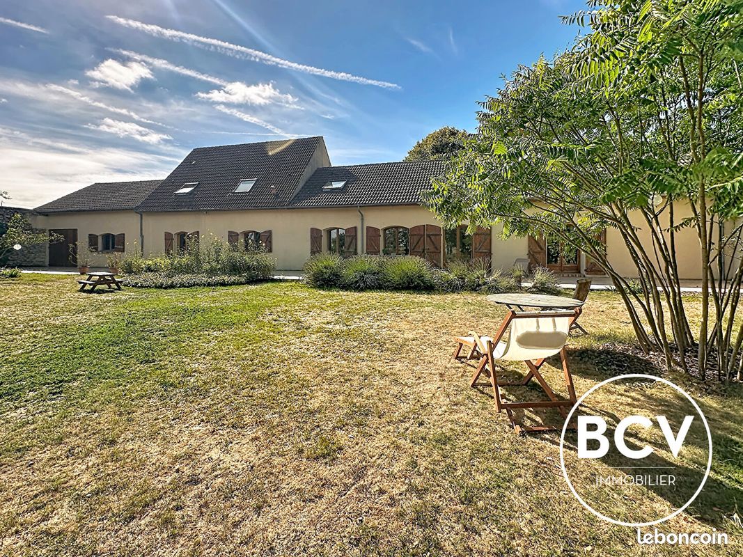 Maison 6 pièces 258 m² · à Auneau-Bleury-Saint-Symphorien · 258 m² · 299 000 €