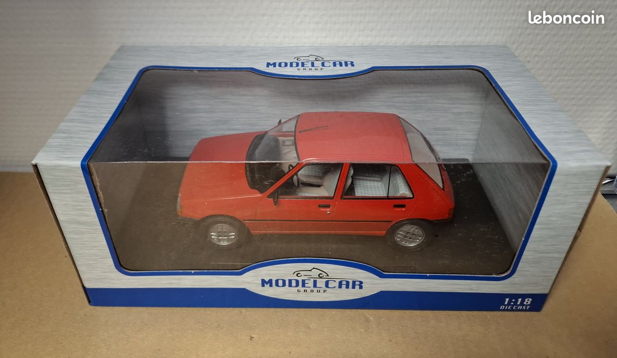 Modèle Réduit Peugeot 205 Rouge 1984 à L'échelle 1/18 - Marque MCG, Métal, Boîte D'origine, Neuf