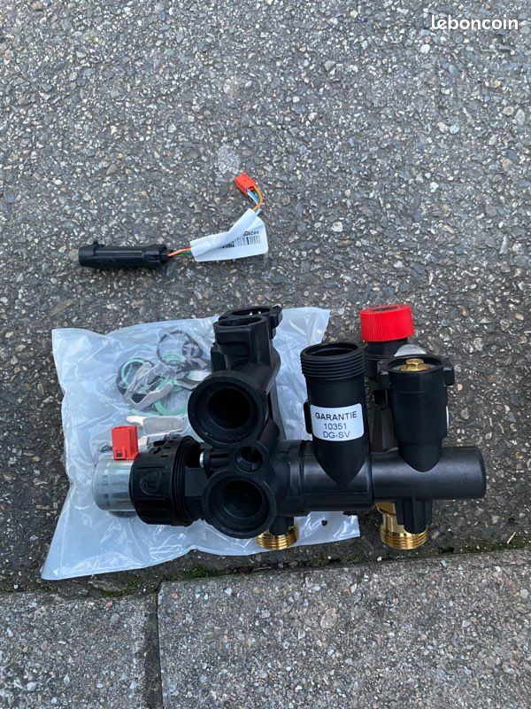 Vanne 3 voies + moteur Saunier Duval S1079100 –neuve - Bricolage