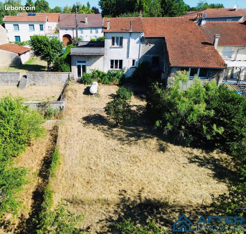 Maison 8 pièces 205 m² · à Xirocourt · 205 m² · 125 000 €
