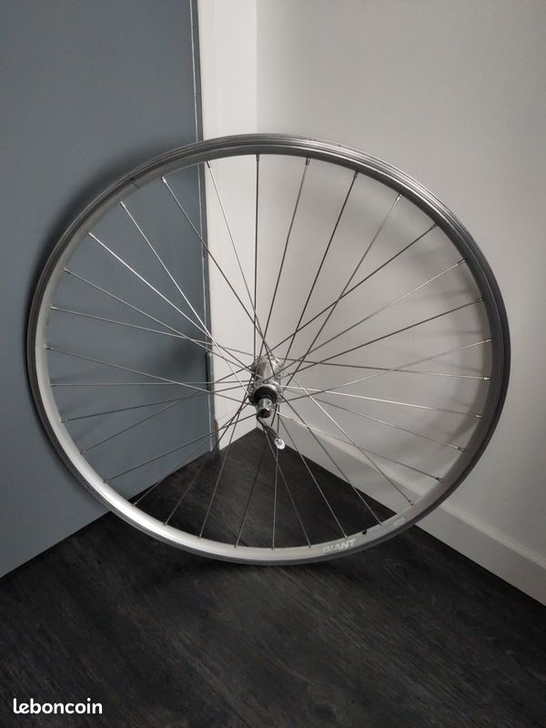 Velox Roue 28 VTC Avant – Jante Alu Double Paroi Noire, Compatible Frein Patin + Disque, Blocage Rapide (622x19)