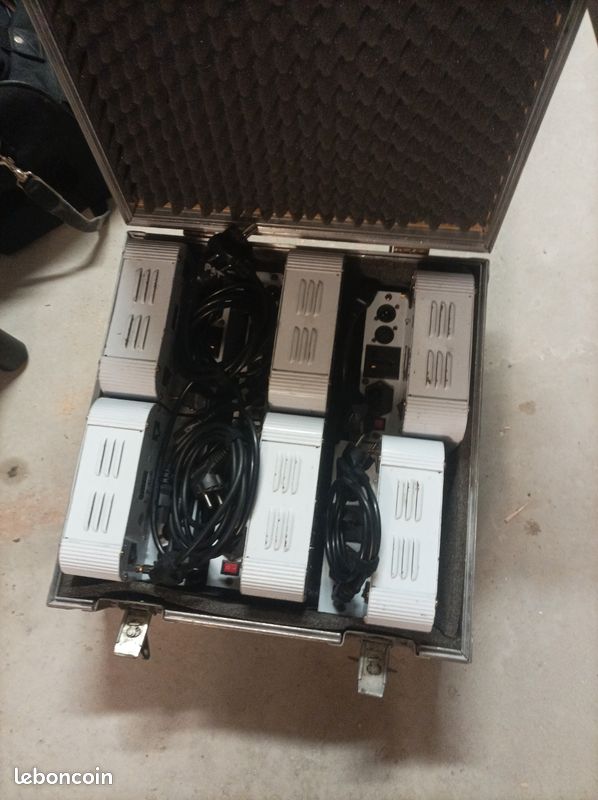 Projecteur led sur batterie avec flight case (image 2)