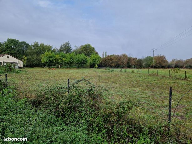 Terrain 1 015 m² Menesplet