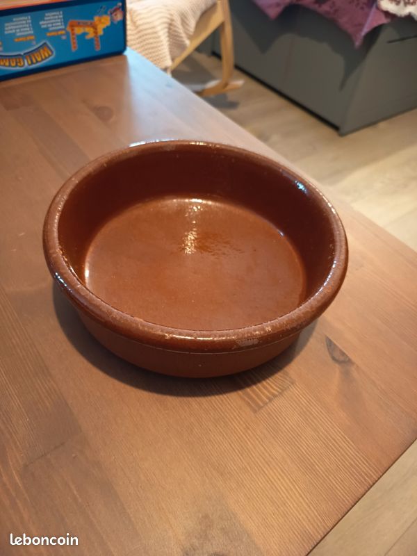 Plat en terre cuite (image 2)