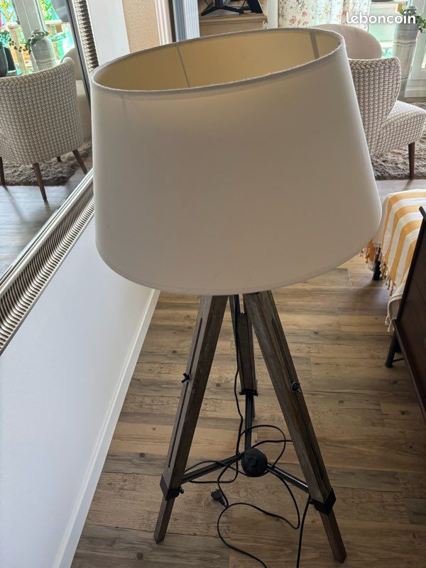 Luminaire sur pied (image 3)