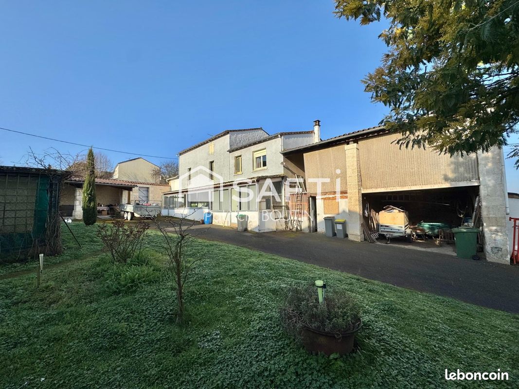 Maison 7 pièces 161 m² · à Niort · 161 m² · 215 000 €
