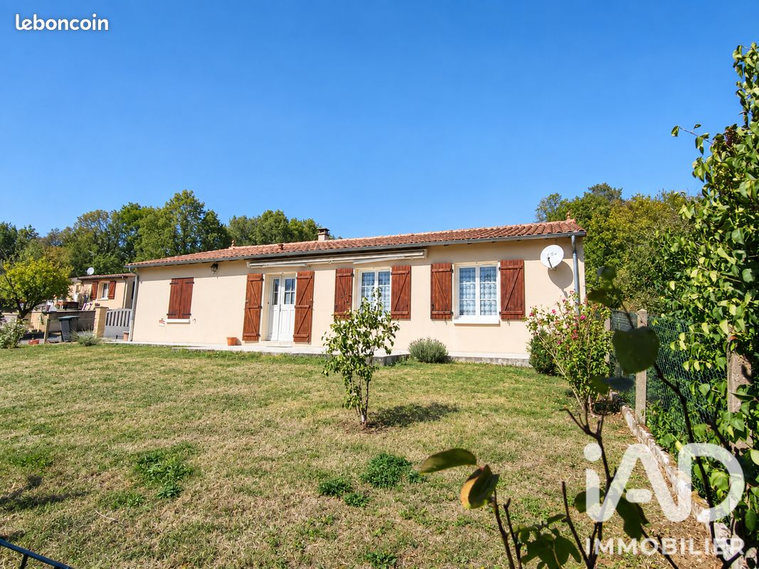 Maison 3 pièces 89 m² · à Alloue · 89 m² · 129 900 €