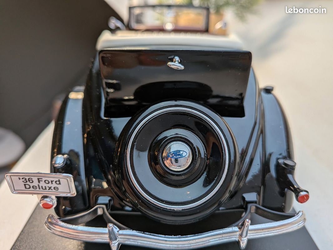 LE098 WELLY 9867W Voiture 1/18 1:18 Ford Deluxe Cabriolet 1936 Noire – Miniature De Collection