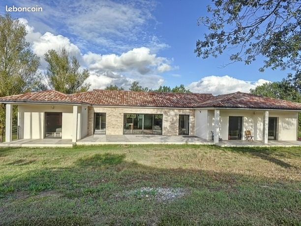 Maison 8 pièces 240 m²